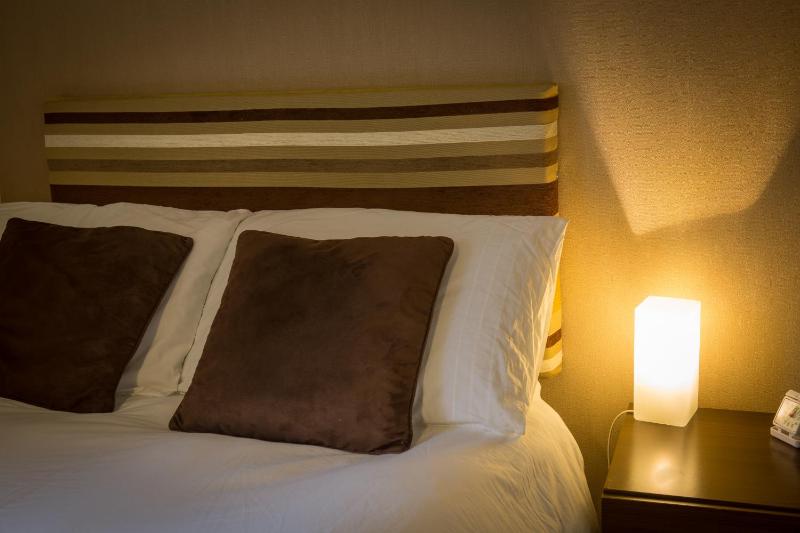 Single Room image 3