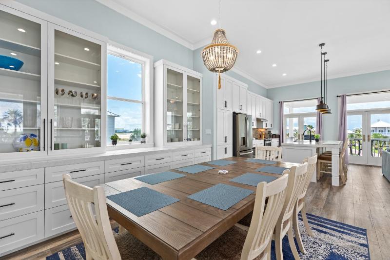 Seaside Rendezvous - Private home across from community park home - image 33