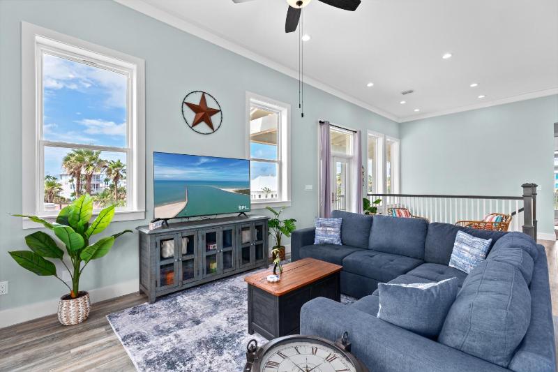 Seaside Rendezvous - Private home across from community park home - image 13