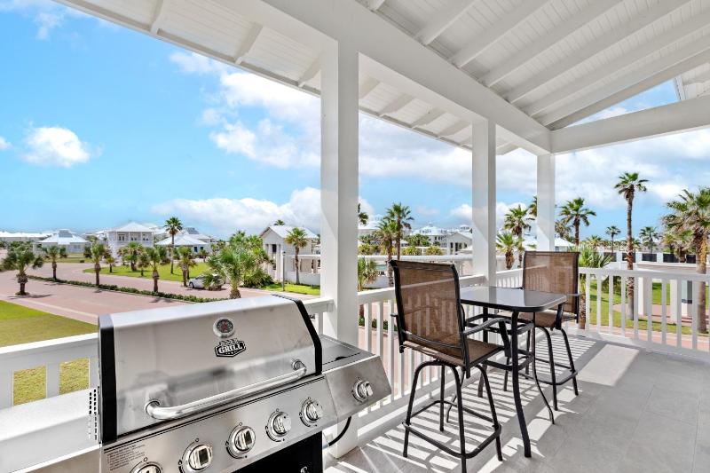 Seaside Rendezvous - Private home across from community park home - image 11