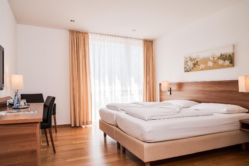 Standard Double Room (1 Adult) image 1