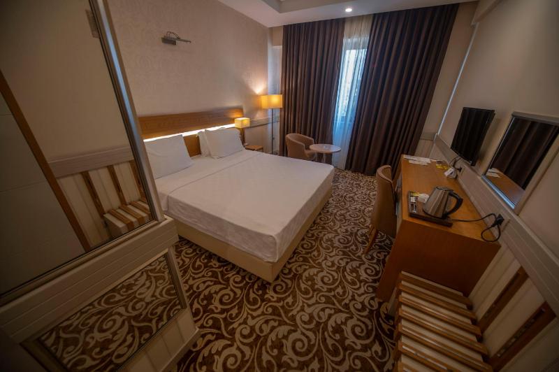 Deluxe Double Room image 1