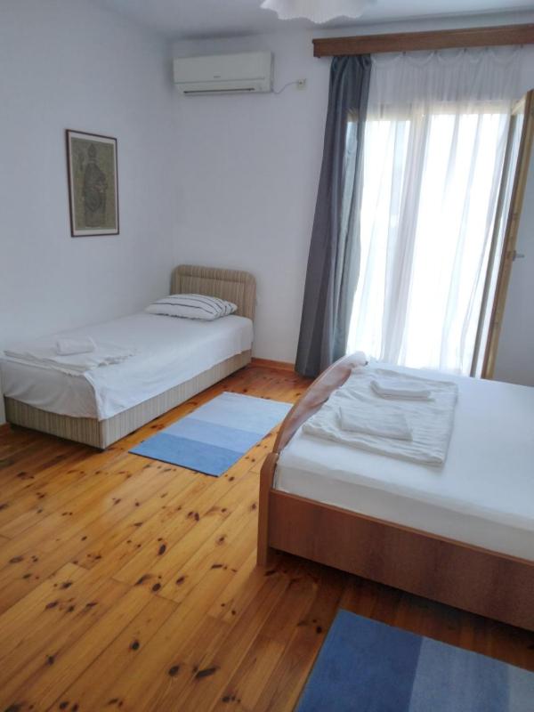 Apartment with Sea View image 3