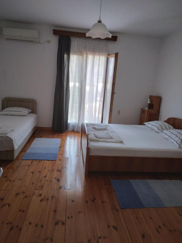 Apartment with Sea View image 2