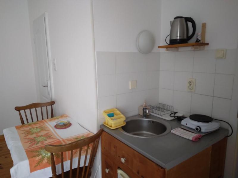 Studio Apartment image 3