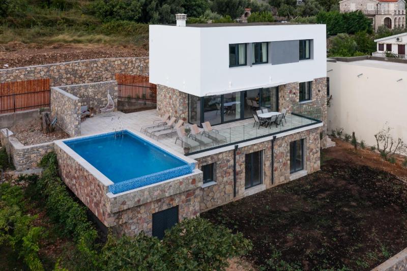 Villa Mare Images