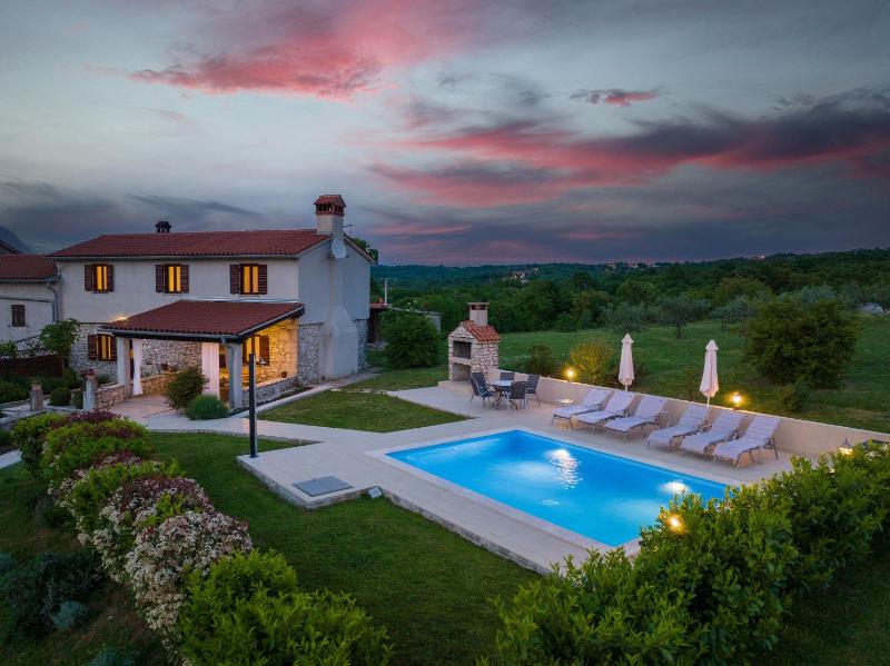 Casa Ivanovac with pool and large front yard - image 22