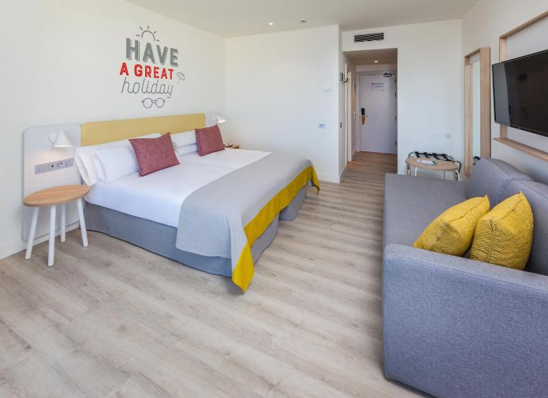 Standard Double Room image 3