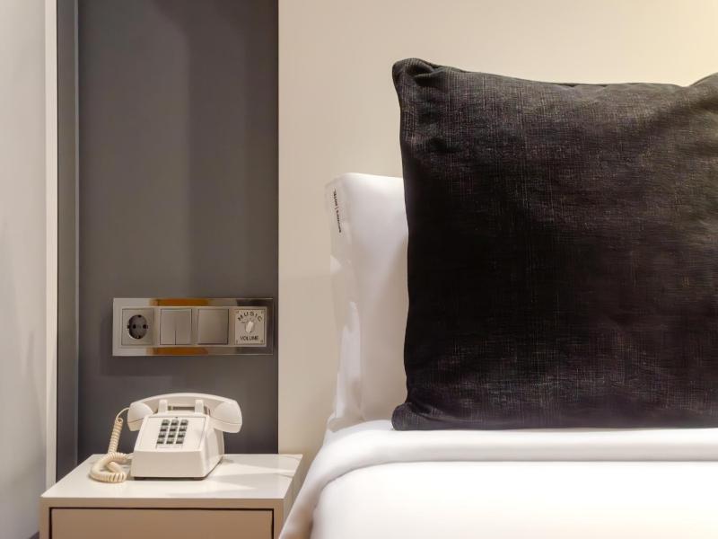 Interior Double Room image 3