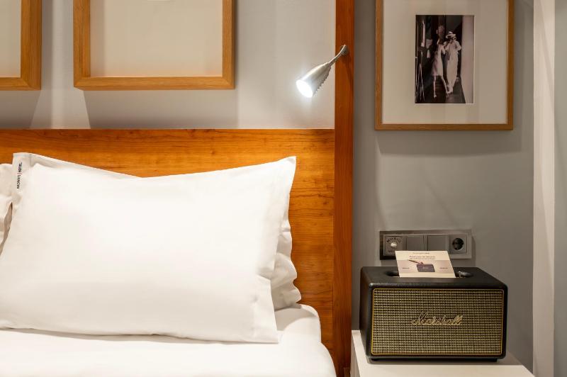 Interior Double Room image 1