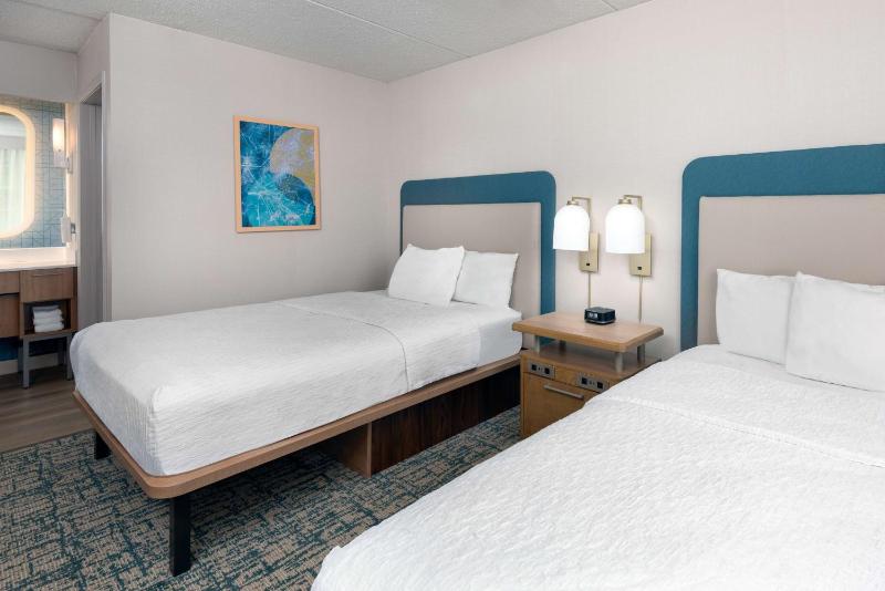 One-Bedroom Suite with Two Double Beds - Non-Smoking image 1