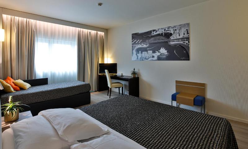 Comfort Twin Room image 3