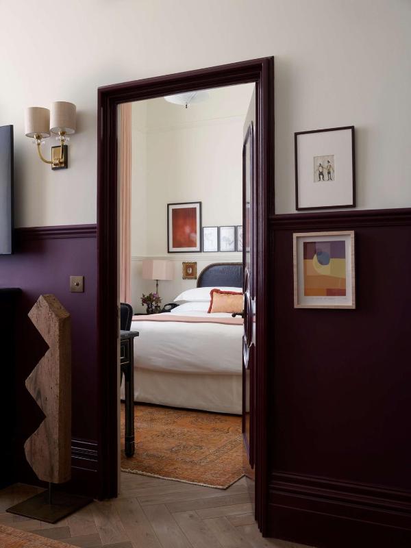 Parlour Suite image 3