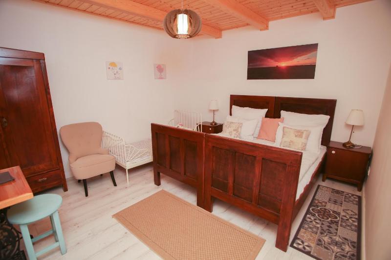 Three-Bedroom Townhouse image 2