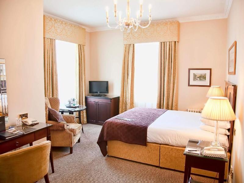 Standard King Room image 1