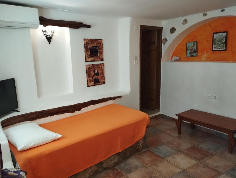 Standard Triple Room image 3