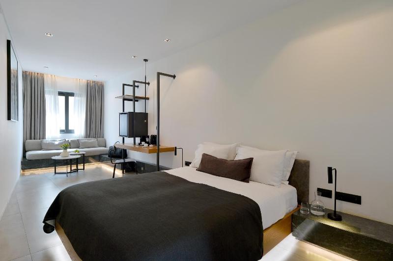 Standard Double Room image 1