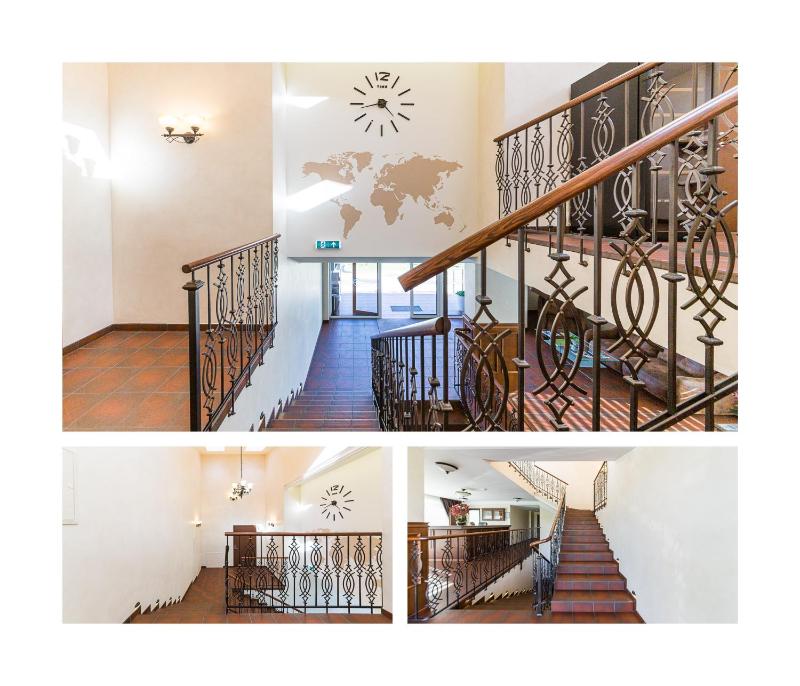 Deluxe Double Room with Balcony image 3