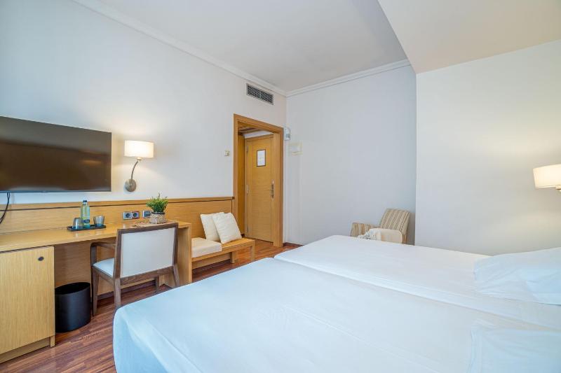 Single Room image 2