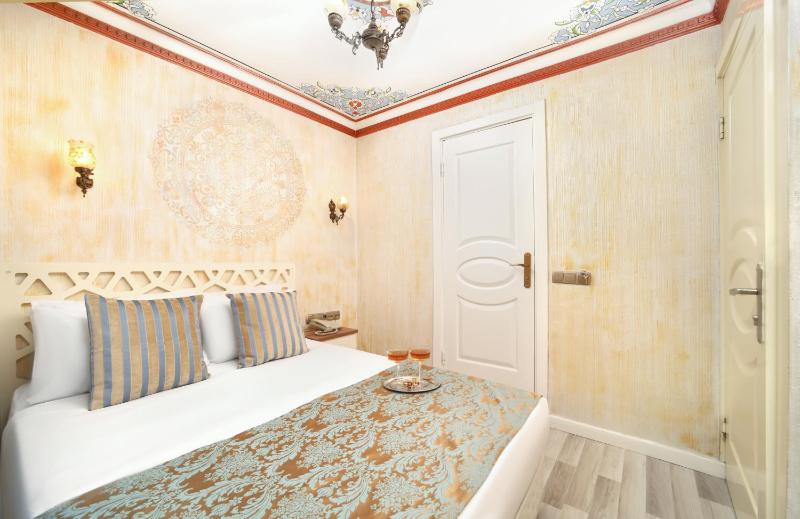 Economy Double Room image 1