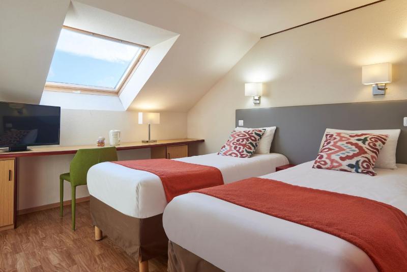 Twin Room image 3