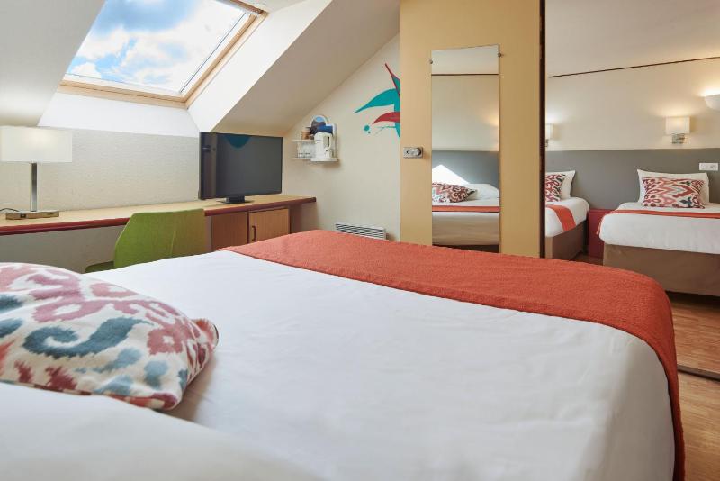 Double Room image 3