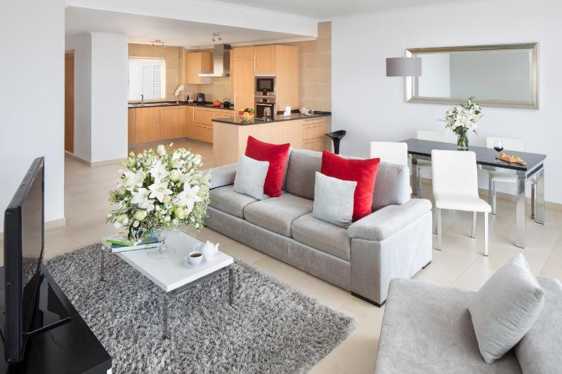 Two-Bedroom Townhouse with Sea View image 1