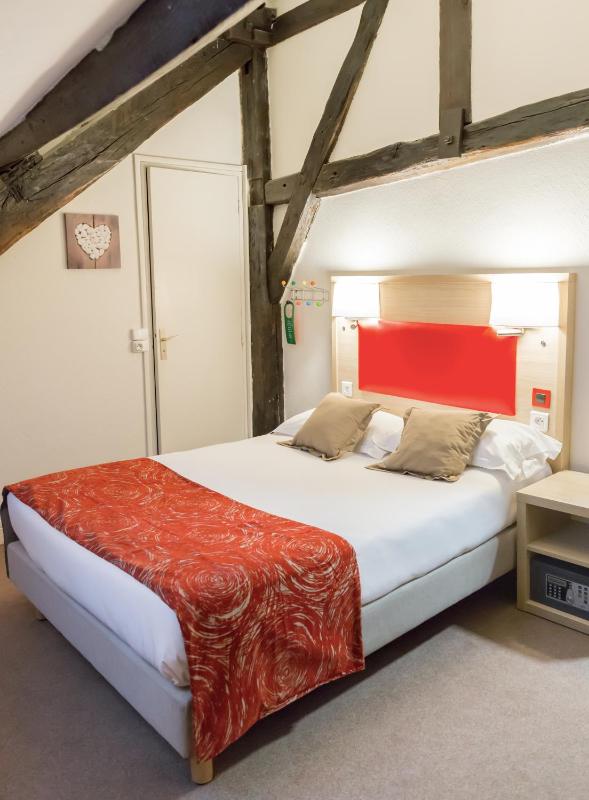 Standard Double Room image 3