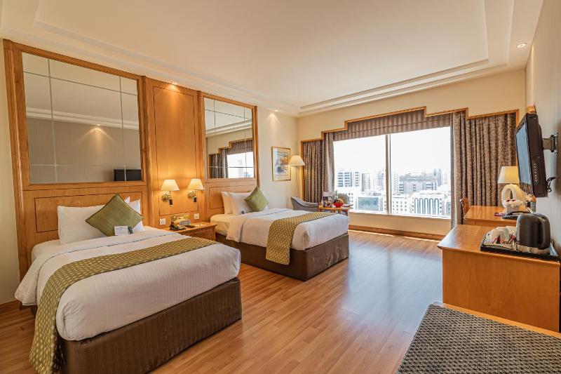 Standard Twin Room image 1