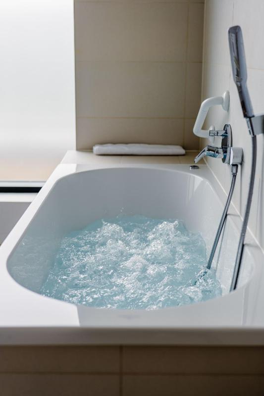 Junior Suite with Spa Bath image 4