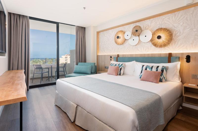 Twin Room with Sea View image 1