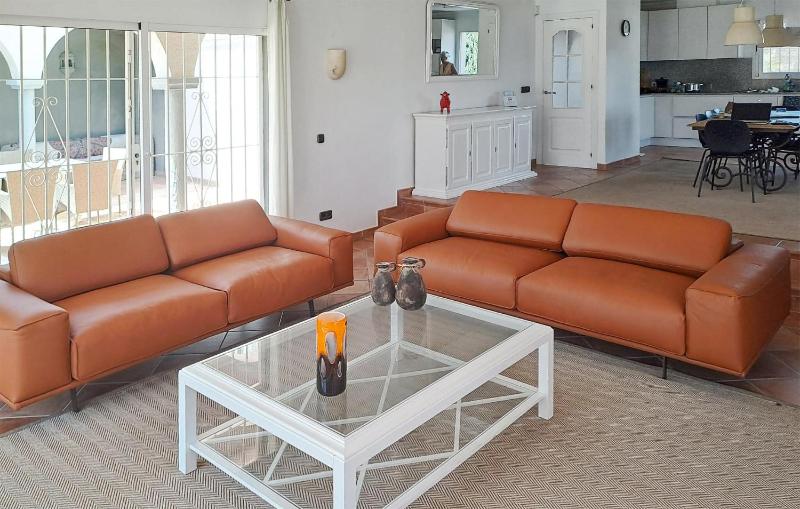 Six-Bedroom Holiday Home image 1