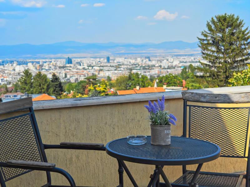 Apartment with Terrace image 2