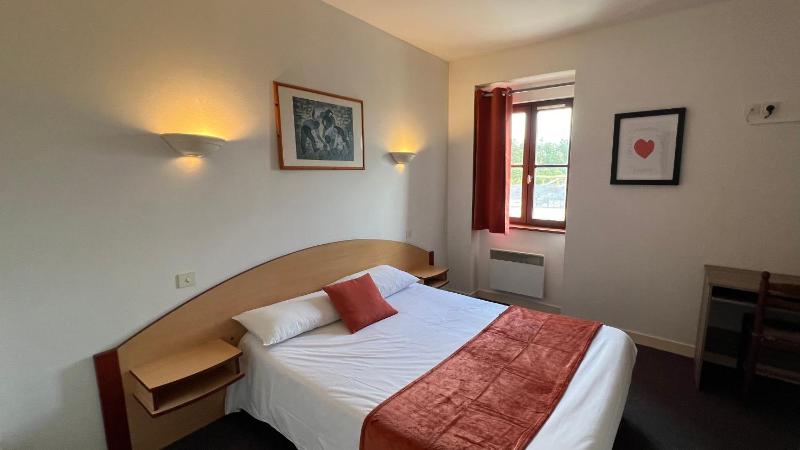 Double Room image 1