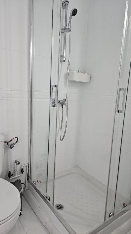 Double Room with Extra Bed image 2