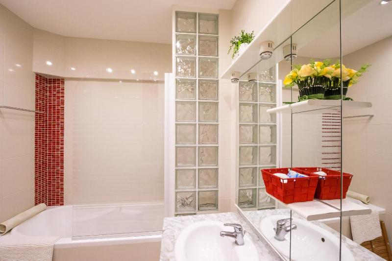Two-Bedroom Apartment with Terrace image 4