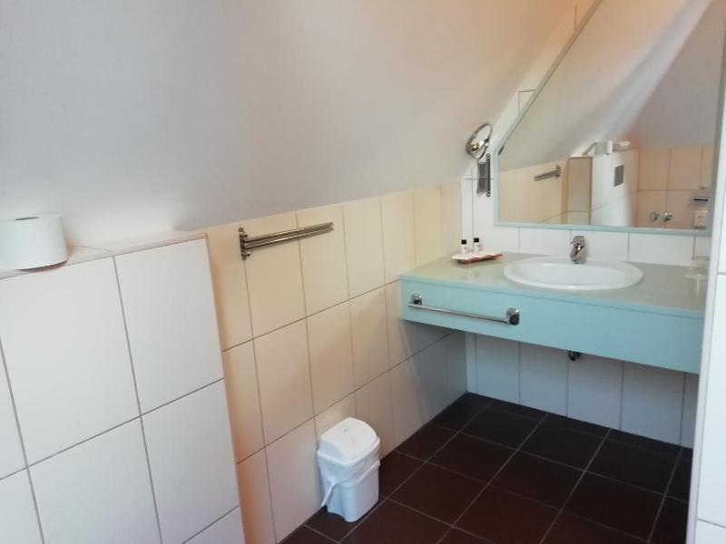 Standard Double Room image 2