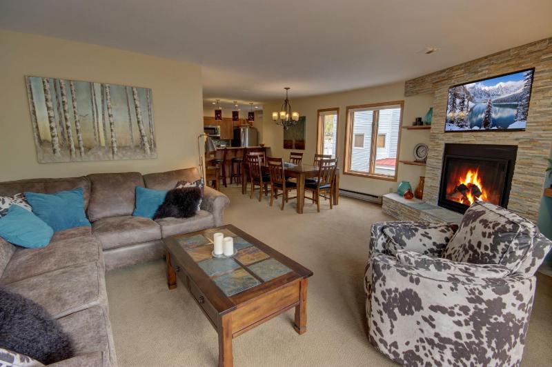 Two-Bedroom Apartment with Balcony image 1