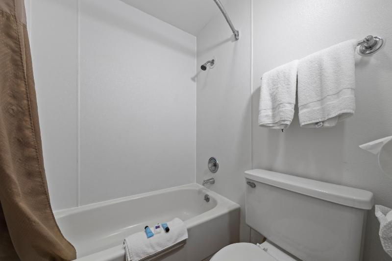 Standard Double Room image 2