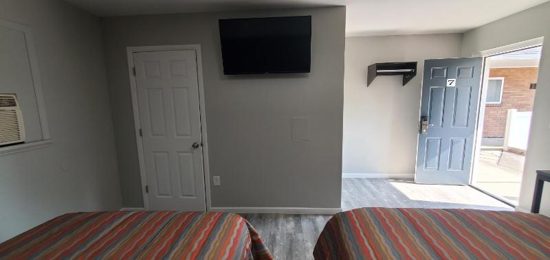 Standard Room with Two Double Beds - Non-Smoking image 3
