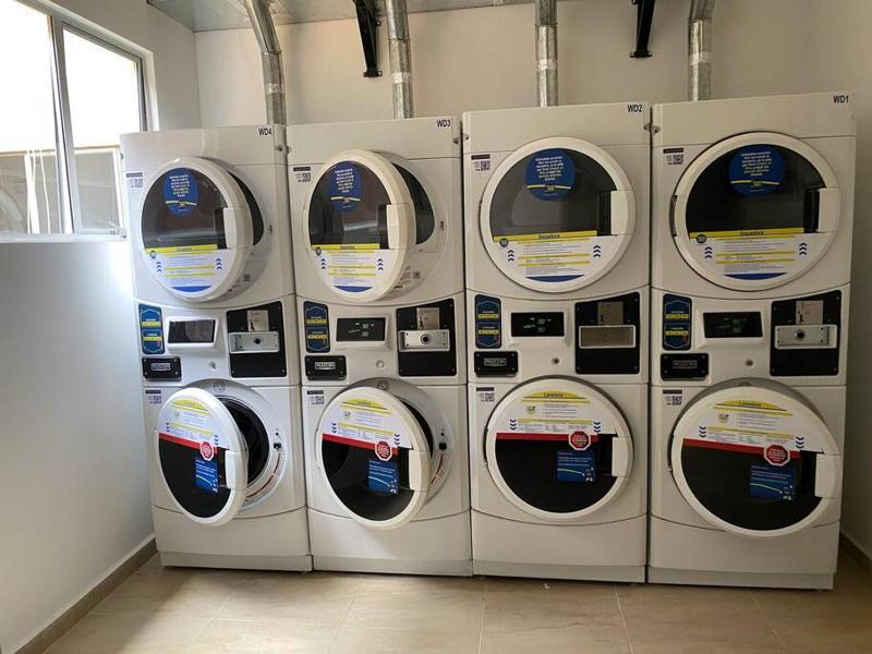 Apartamento Moderno para Trabajo Remoto y Turismo - image 10