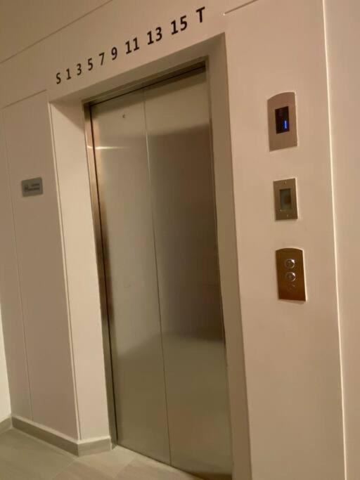 Apartamento Moderno para Trabajo Remoto y Turismo - image 12