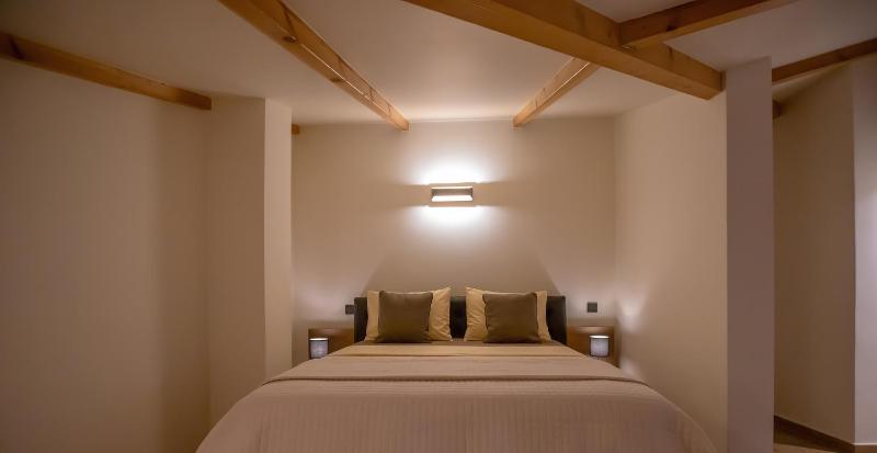 Element Suites - Yellow - Apt 2BD - Kalambaka Images