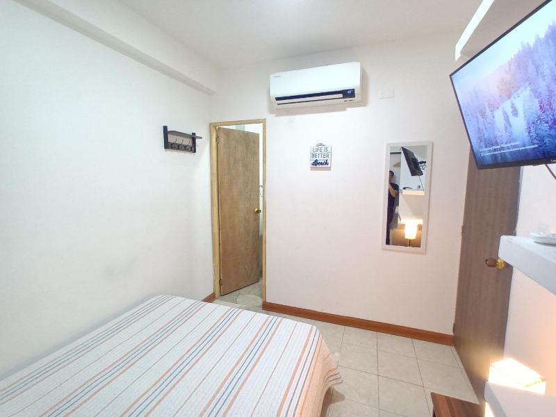 Confortable y Central Habitación a 1 cuadra de la playa Unisanandres 9A - image 7