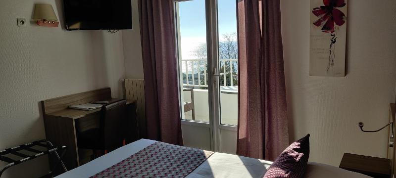 Comfort Double Room with Sea View image 3