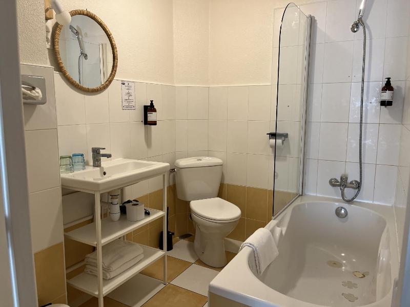 Twin Room image 2