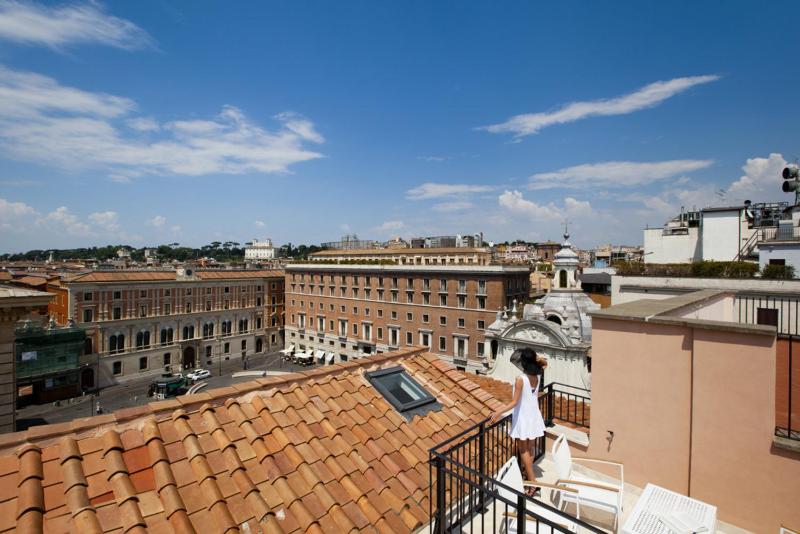 Apartment with Terrace image 2