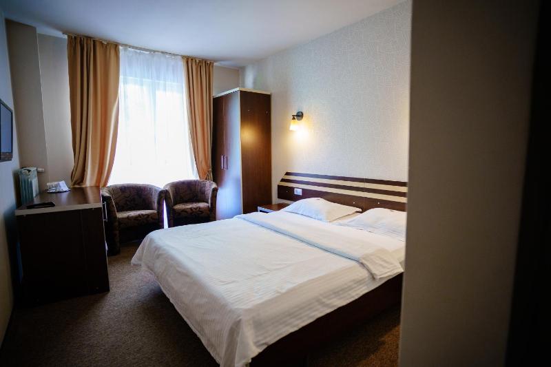 Double Room image 1