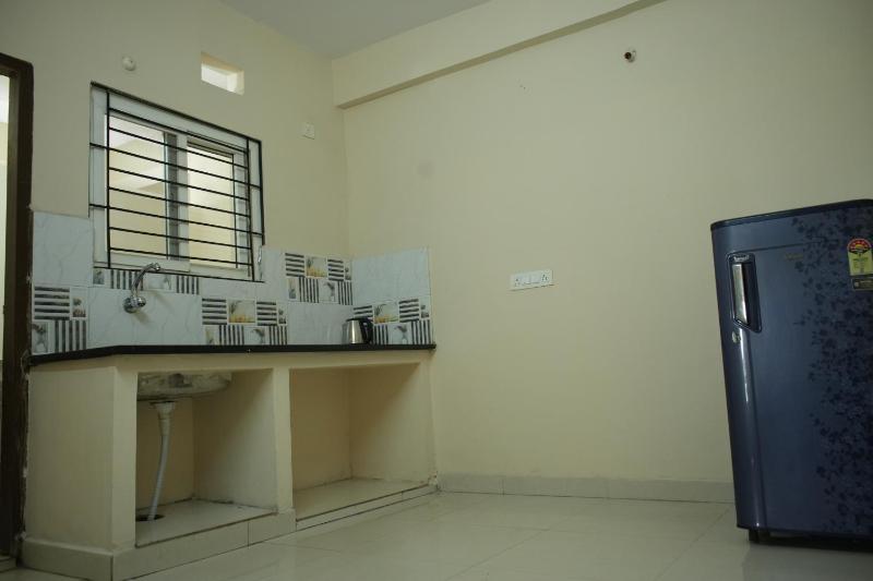 AAKRUTHIINN - image 3