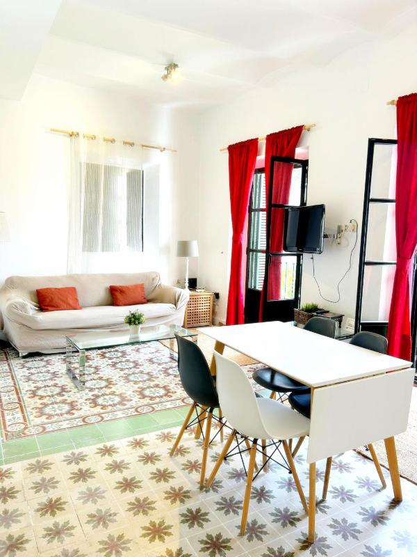 Large Two-Bedroom Apartment image 1
